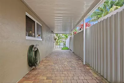 10227 SW 49th Ct, Cooper City, FL 33328 - Photo 9