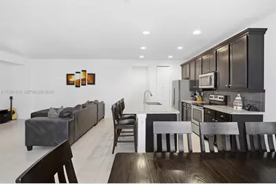 11652 SW 13th Ct, Pembroke Pines, FL 33025 - Photo 5