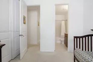 11652 SW 13th Ct, Pembroke Pines, FL 33025 - Photo 13