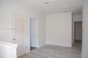 105 Lacewing Pl, Other City - In The State Of Florida, FL 33594 - Photo 15