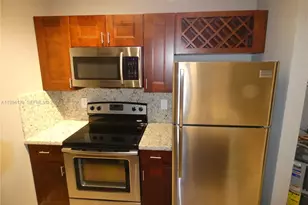 2851 N Oakland Forest Dr, Oakland Park, FL 33309 - Photo 5