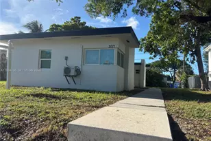 2071 NE 169th St, North Miami Beach, FL 33162 - Photo 49