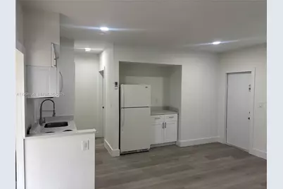 2071 NE 169th St, North Miami Beach, FL 33162 - Photo 9