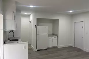 2071 NE 169th St, North Miami Beach, FL 33162 - Photo 9
