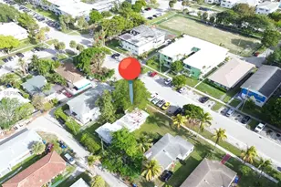 2071 NE 169th St, North Miami Beach, FL 33162 - Photo 23