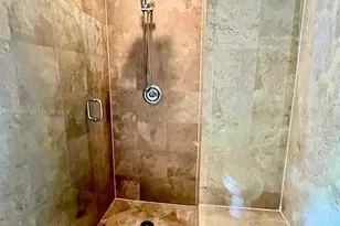 300 S Biscayne Blvd, Miami, FL 33131 - Photo 13