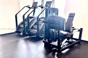 300 S Biscayne Blvd, Miami, FL 33131 - Photo 29