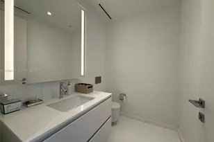 300 Biscayne Blvd Way, Miami, FL 33131 - Photo 7