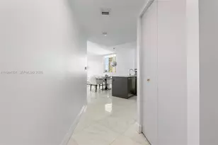 500 Brickell Ave, Miami, FL 33131 - Photo 25