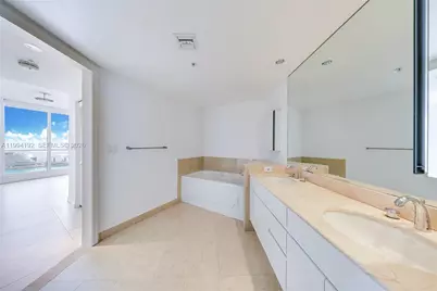 848 Brickell Key Dr #2702, Miami, FL 33131 - Photo 7