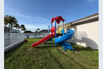 8185 NW 7th St #517, Miami, FL 33126 - Photo 5