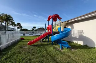 8185 NW 7th St, Miami, FL 33126 - Photo 5