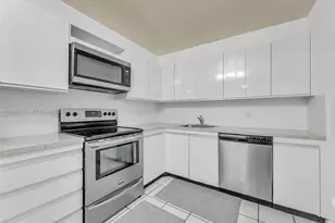 2500 Parkview Dr, Hallandale Beach, FL 33009 - Photo 7