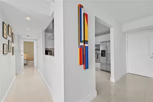 100 Bayview Dr, Sunny Isles Beach, FL 33160 - Photo 23