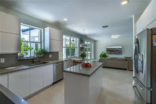 910 Sunflower Cir, Weston, FL 33327 - Photo 21