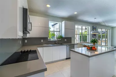 910 Sunflower Cir, Weston, FL 33327 - Photo 19