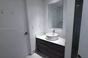 121 NE 34th St, Miami, FL 33137 - Photo 17