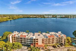 109 Lake Emerald Dr, Oakland Park, FL 33309 - Photo 17