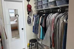 3640 NW 9th St, Miami, FL 33125 - Photo 9