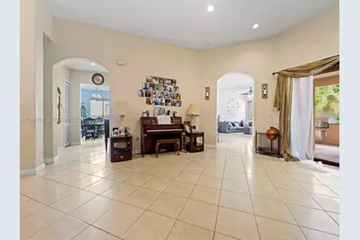 19385 SW 79th Ct, Cutler Bay, FL 33157 - Photo 5