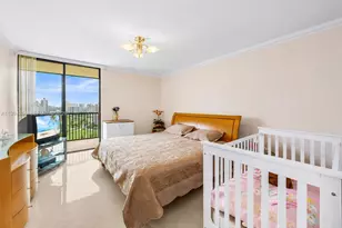 20379 W Country Club Dr, Aventura, FL 33180 - Photo 17