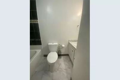 2627 NW 47th Ter #206, Lauderdale Lakes, FL 33313 - Photo 9