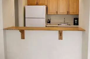 1090 NE 129th St, North Miami, FL 33161 - Photo 5