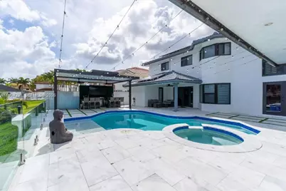 15763 SW 43rd St, Miami, FL 33185 - Photo 3