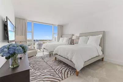 6801 Collins Ave #1112 (Door 1102), Miami Beach, FL 33141 - Photo 13