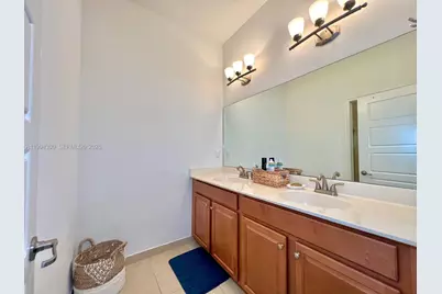 649 NE 191st St, Miami, FL 33179 - Photo 17