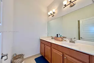 649 NE 191st St, Miami, FL 33179 - Photo 17