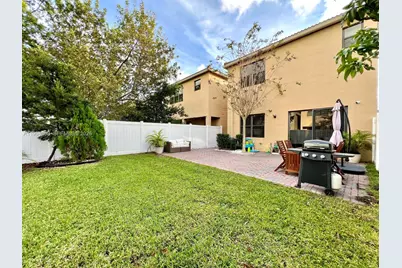 649 NE 191st St, Miami, FL 33179 - Photo 5