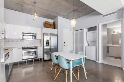 234 NE 3rd St #1106, Miami, FL 33132 - Photo 11