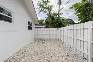 55 SW 13th St, Dania Beach, FL 33004 - Photo 17