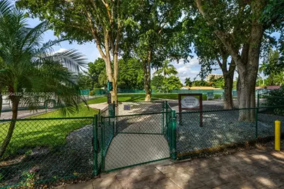 1000 Quayside Ter #707, Miami, FL 33138 - Photo 29