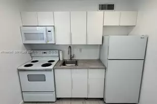 30 SE 4th Ave, Hallandale Beach, FL 33009 - Photo 5