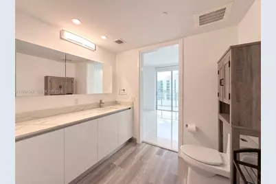 1300 Brickell Bay Dr #3100, Miami, FL 33131 - Photo 17
