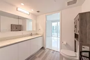 1300 Brickell Bay Dr, Miami, FL 33131 - Photo 17