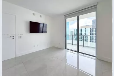 1300 Brickell Bay Dr #3100, Miami, FL 33131 - Photo 9