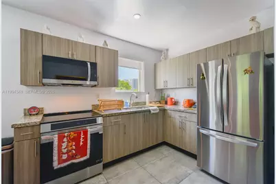165 NW 39th St #7, Miami, FL 33127 - Photo 9