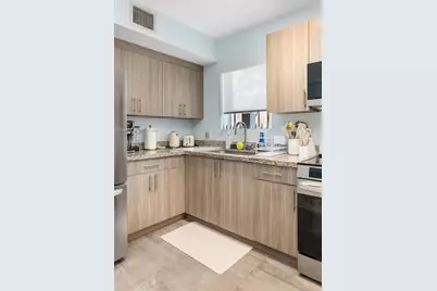 165 NW 39th St #7, Miami, FL 33127 - Photo 3