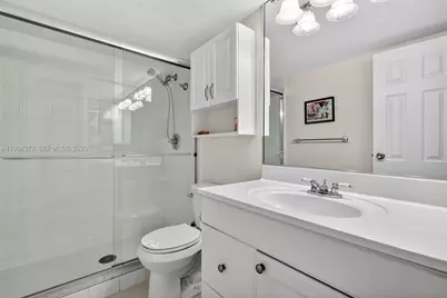 800 Parkview Dr #908, Hallandale Beach, FL 33009 - Photo 11