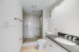 20281 E Country Club Dr, Aventura, FL 33180 - Photo 21