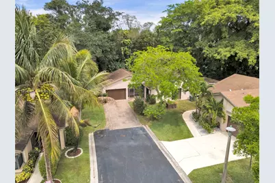 2236 Seagrape Cir, Coconut Creek, FL 33066 - Photo 21