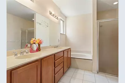 20507 NW 9th Ave, Miami Gardens, FL 33169 - Photo 21