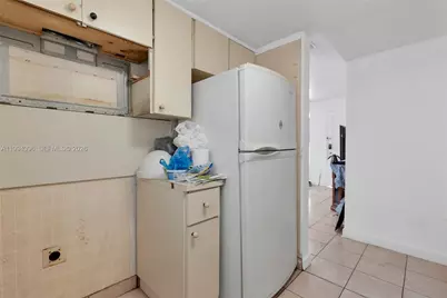 300 Northwest Blvd, Miami, FL 33126 - Photo 17