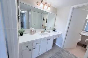 340 Pine Ridge Cir, Greenacres, FL 33463 - Photo 23