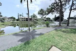 340 Pine Ridge Cir, Greenacres, FL 33463 - Photo 5