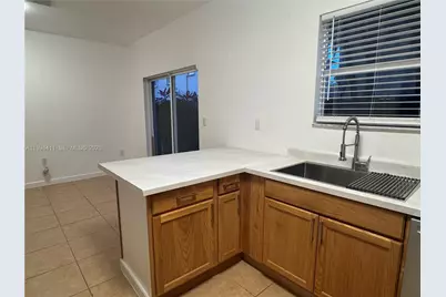 22569 SW 89th Pl, Cutler Bay, FL 33190 - Photo 15