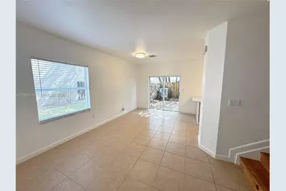 22569 SW 89th Pl, Cutler Bay, FL 33190 - Photo 7